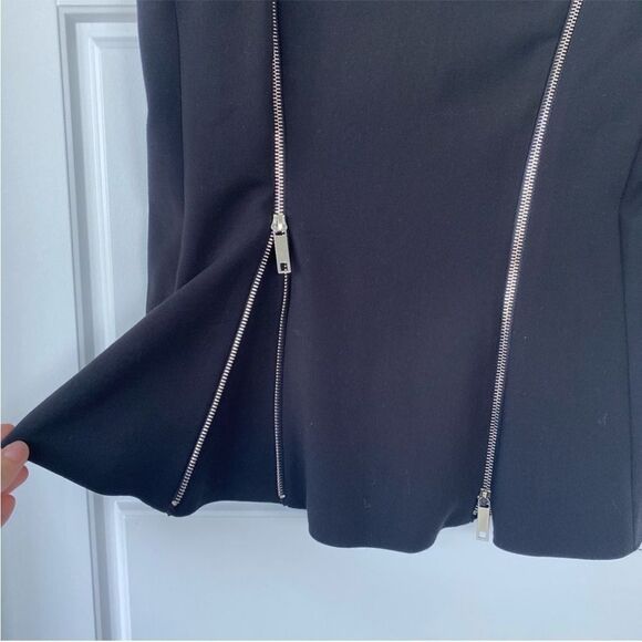 PHILOSOPHY || sleeveless top with zipper detailing - Picture 2 of 9